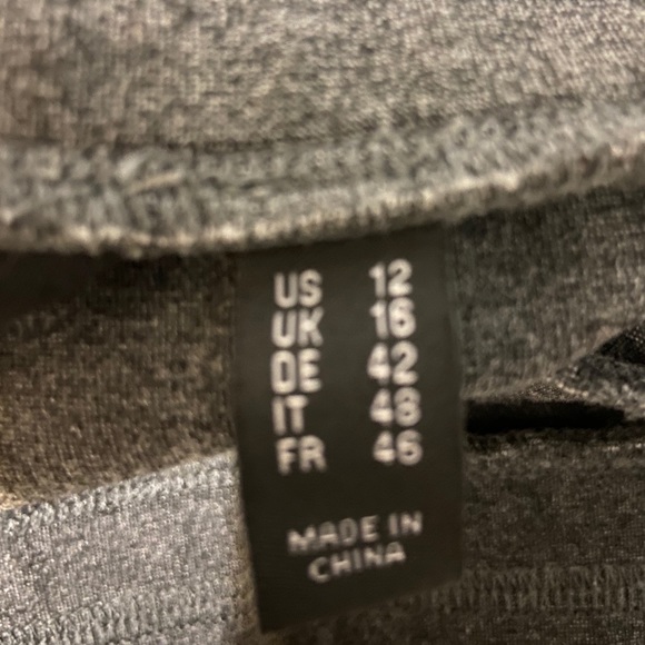 Halston Gray Pull-On Pants sz 12 - Picture 10 of 13